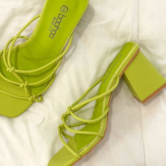 WIDE FIT KNOT DETAIL LOW BLOCK MULES — BRAND NEW - Picture 3 of 6